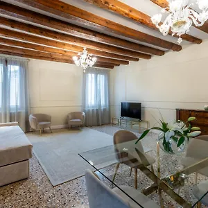 https://san-vio-palace-luxury-apartments.hotelslidodijesolo.com